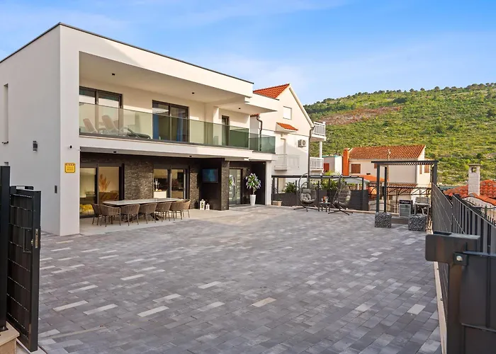 Maria Villa Podglavica